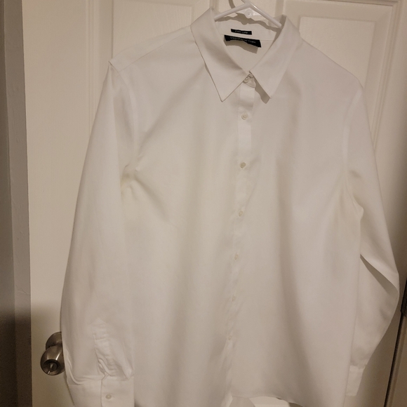 Pre-loved Jones New York white button down,Gap houndstooth ankle length pants. - Picture 10 of 12